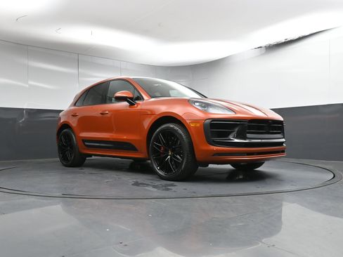 Certified 2022 Porsche Macan GTS image 30