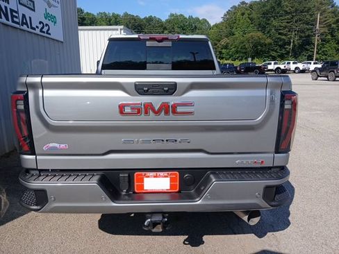 Used 2025 GMC Sierra 2500 AT4 w/ AT4 Premium Plus Package AWD/4WD image 7