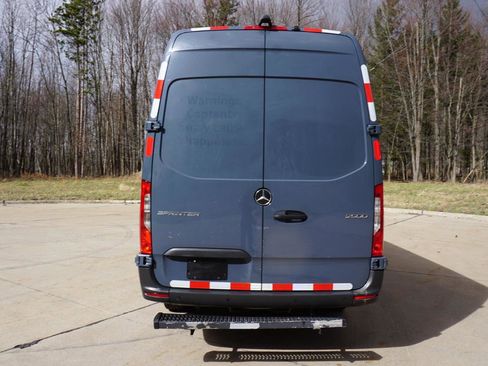 Used 2019 Mercedes-Benz Sprinter 170 image 4