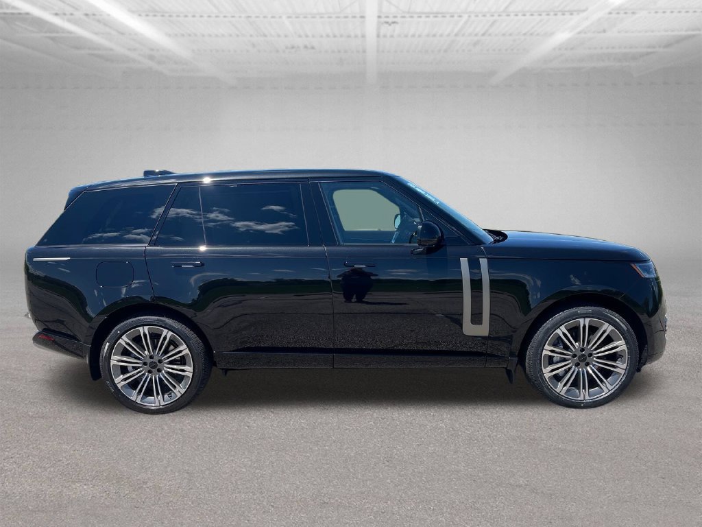 New 2026 Land Rover Range Rover Long Wheelbase SE AWD/4WD image 6
