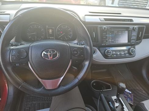 Used 2018 Toyota RAV4 XLE AWD/4WD image 3