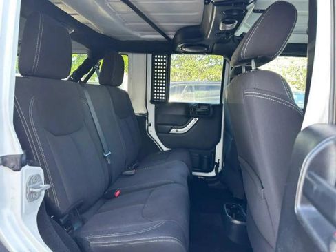 Used 2013 Jeep Wrangler Unlimited Rubicon w/ Connectivity Group AWD/4WD image 26