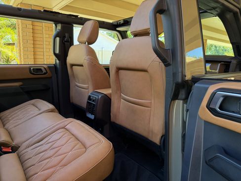 Used 2025 Ford Bronco Outer Banks image 27