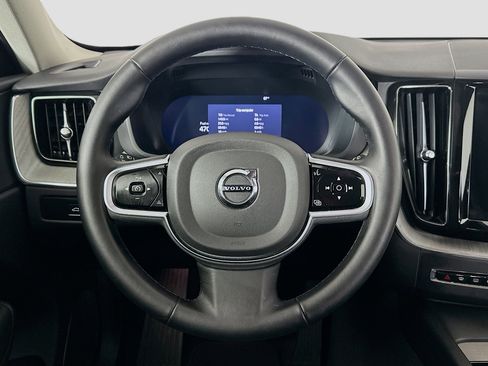 Used 2025 Volvo XC60 B5 Plus AWD/4WD image 18