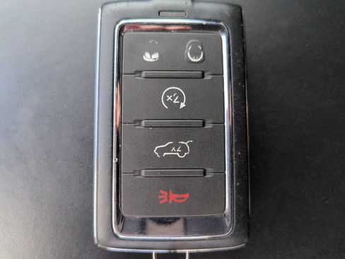 Used 2024 Jeep Grand Cherokee Summit AWD/4WD image 32