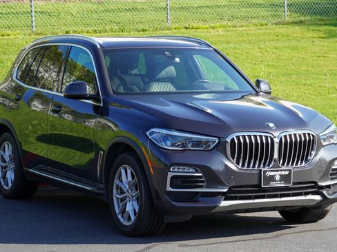 Used 2021 BMW X5 xDrive45e w/ Executive Package 2 AWD/4WD image 2