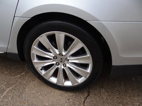 Used 2013 Lincoln MKS AWD image 31