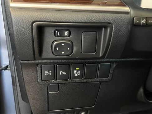 Used 2017 Lexus ES 350 w/ Premium Package FWD image 26