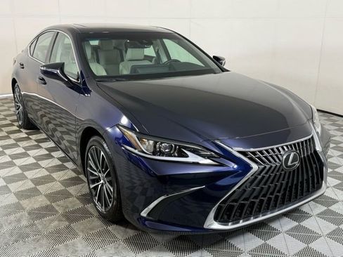 Certified 2025 Lexus ES 300h w/ Premium Package image 9