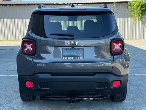 Used 2017 Jeep Renegade Latitude w/ Popular Equipment Group FWD image 6