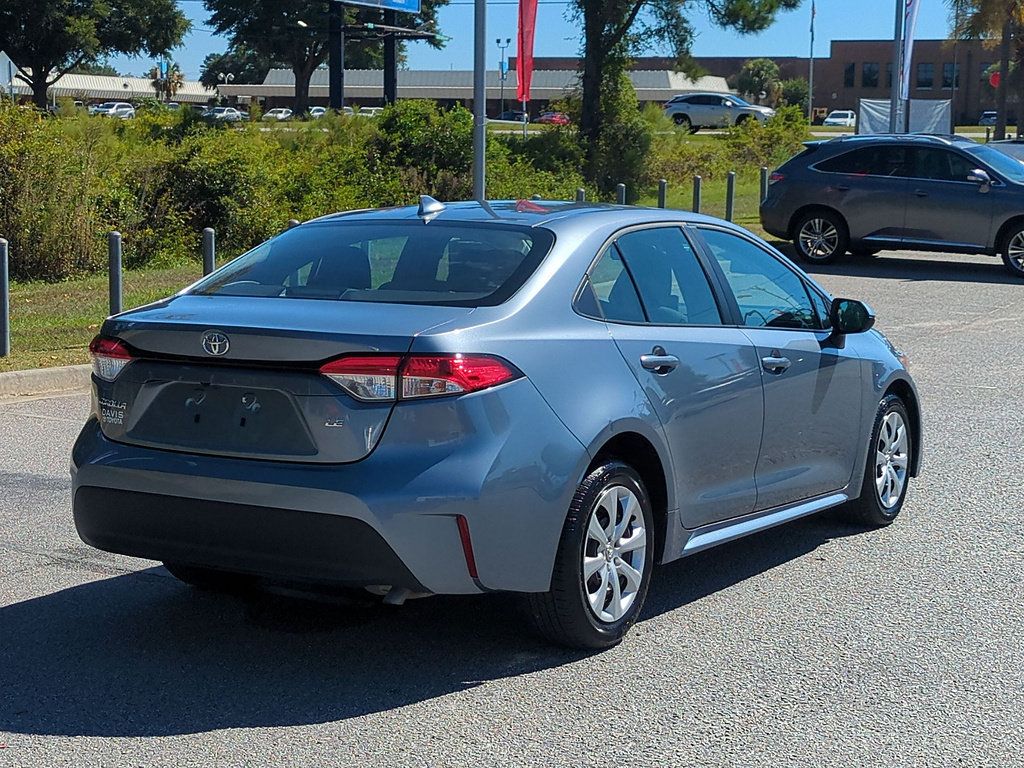 Certified 2025 Toyota Corolla LE FWD image 3