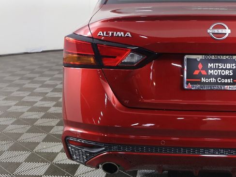Used 2024 Nissan Altima 2.5 SR image 12