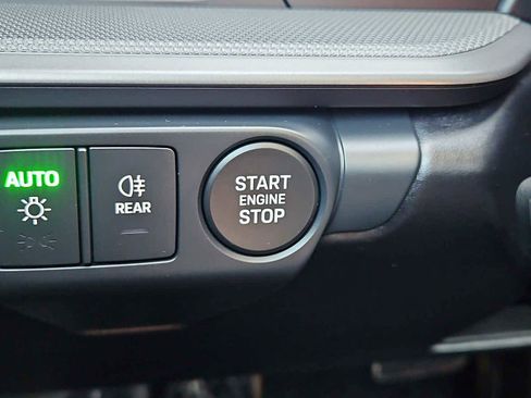 Certified 2025 Porsche 911 Carrera image 23