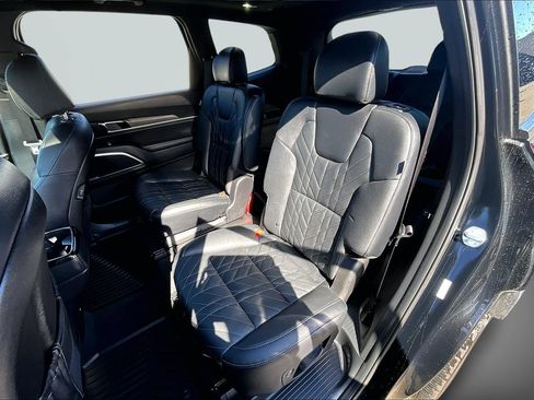 Used 2025 Kia Telluride SX X-Line AWD/4WD image 24
