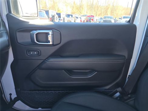 Used 2022 Jeep Wrangler Unlimited Sahara w/ LED Lighting Group image 24