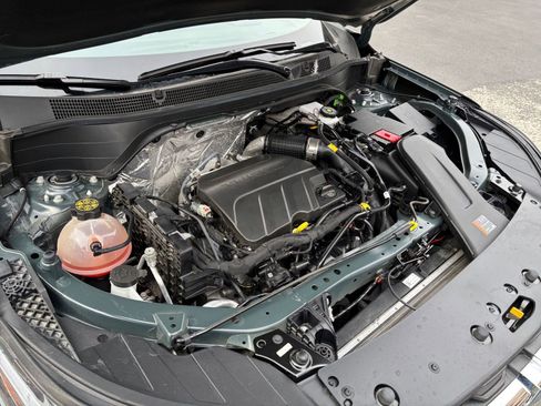 Used 2025 Chevrolet Trax LT image 27