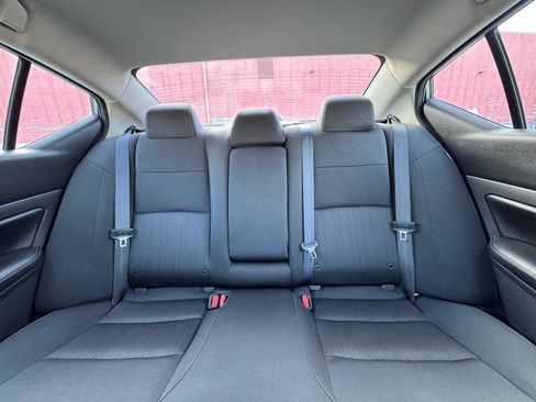 Used 2024 Nissan Altima 2.5 SV image 13