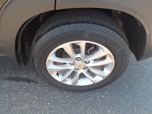 Used 2024 Chevrolet TrailBlazer LS FWD image 9