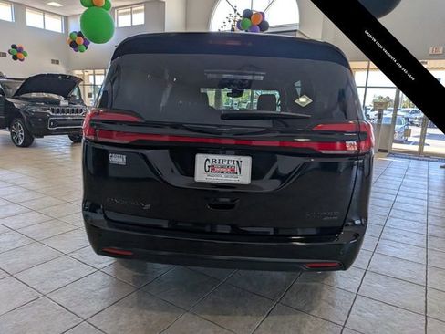New 2026 Chrysler Pacifica Limited w/ S Appearance Package AWD/4WD image 4