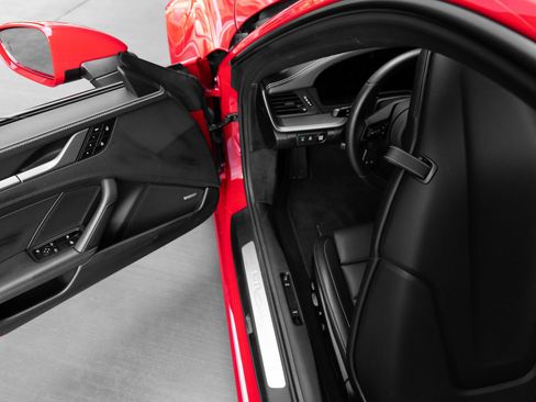 Certified 2025 Porsche 911 Carrera RWD image 25