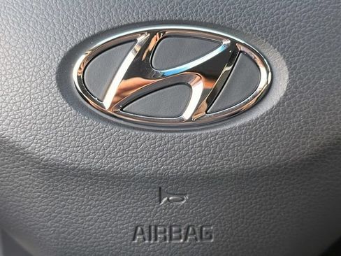 Used 2023 Hyundai Kona SEL AWD/4WD image 28