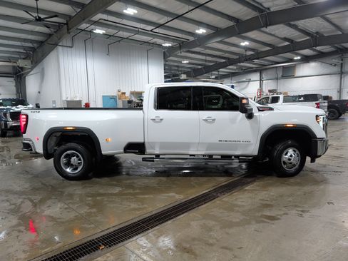 Used 2024 GMC Sierra 3500 SLE w/ SLE Value Package image 2