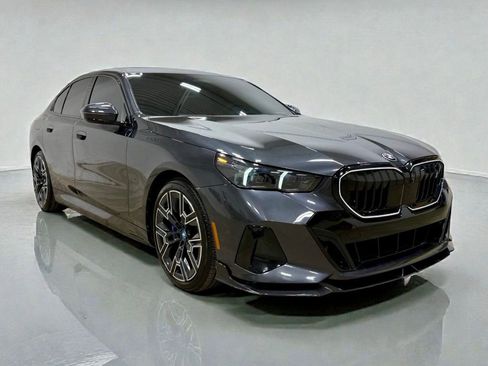 Used 2025 BMW i5 xDrive40 w/ M Sport Package image 14