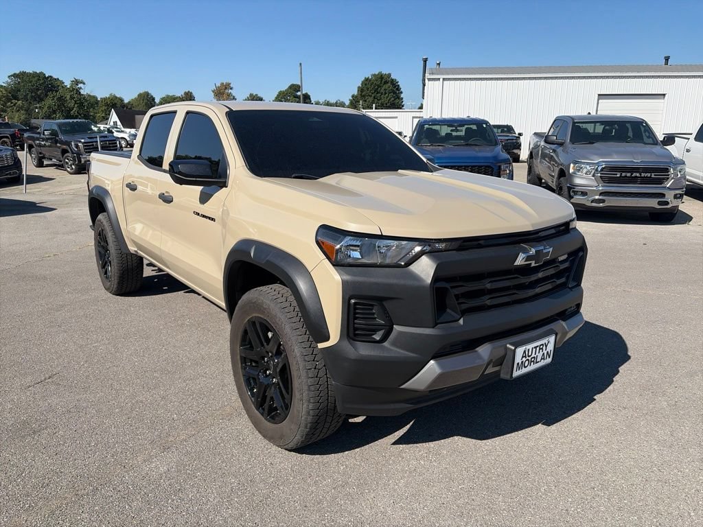 Used 2024 Chevrolet Colorado Trail Boss w/ Technology Package AWD/4WD image 8
