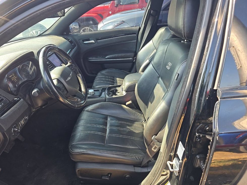 Used 2022 Chrysler 300 S RWD image 3