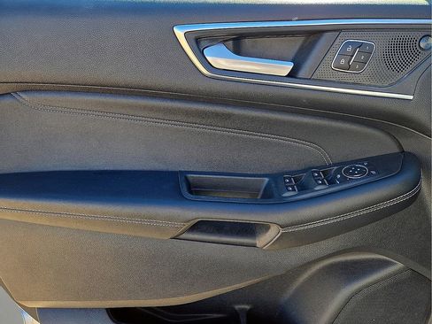 Used 2022 Ford Edge Titanium image 21