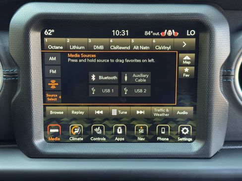 Used 2022 Jeep Wrangler Unlimited Rubicon 4xe w/ Cold Weather Group AWD/4WD image 28