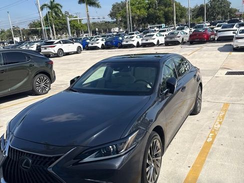 Used 2024 Lexus ES 350 w/ Technology Package FWD image 5