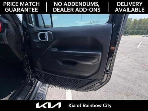 Used 2019 Jeep Wrangler Unlimited Rubicon AWD/4WD image 16