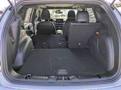 New 2026 Jeep Compass Latitude w/ Sun and Sound Group AWD/4WD image 11