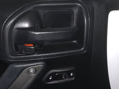 Used 2018 Jeep Wrangler Sport AWD/4WD image 27