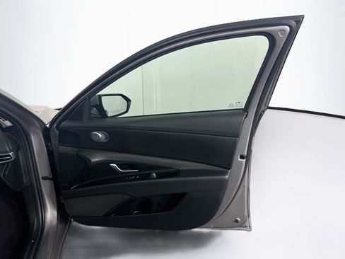 Used 2023 Hyundai Elantra SEL FWD image 30