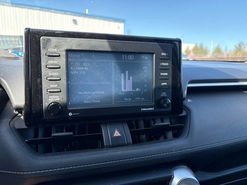 Used 2022 Toyota RAV4 XLE image 11