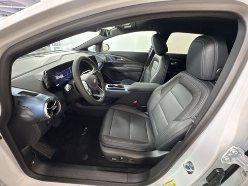 New 2026 Chevrolet Equinox EV LT image 13
