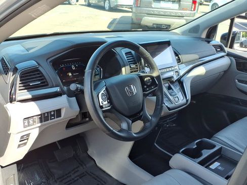 Used 2024 Honda Odyssey Elite image 5