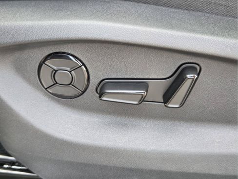 New 2026 Volkswagen Tiguan SE R-Line FWD image 20