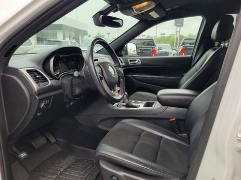 Used 2022 Jeep Grand Cherokee Laredo X RWD image 20