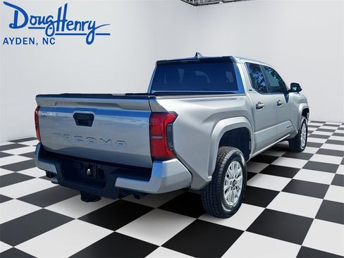 Used 2024 Toyota Tacoma TRD Sport image 5