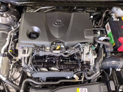 Used 2018 Toyota Camry LE FWD image 6
