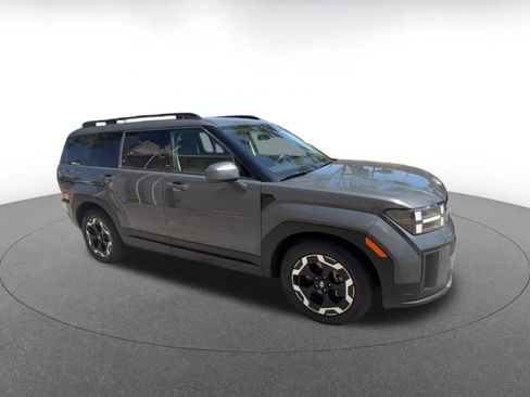 Used 2025 Hyundai Santa Fe SEL image 2