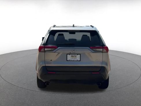 Used 2021 Toyota RAV4 XLE w/ Convenience Package image 12