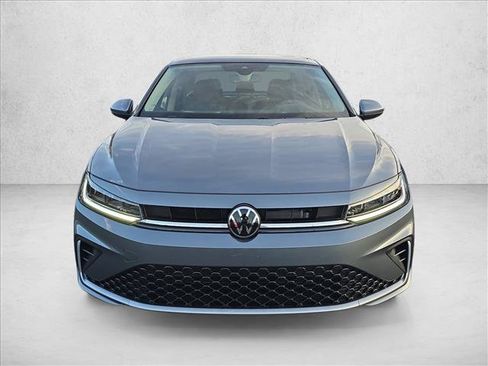Used 2026 Volkswagen Jetta SE FWD image 8