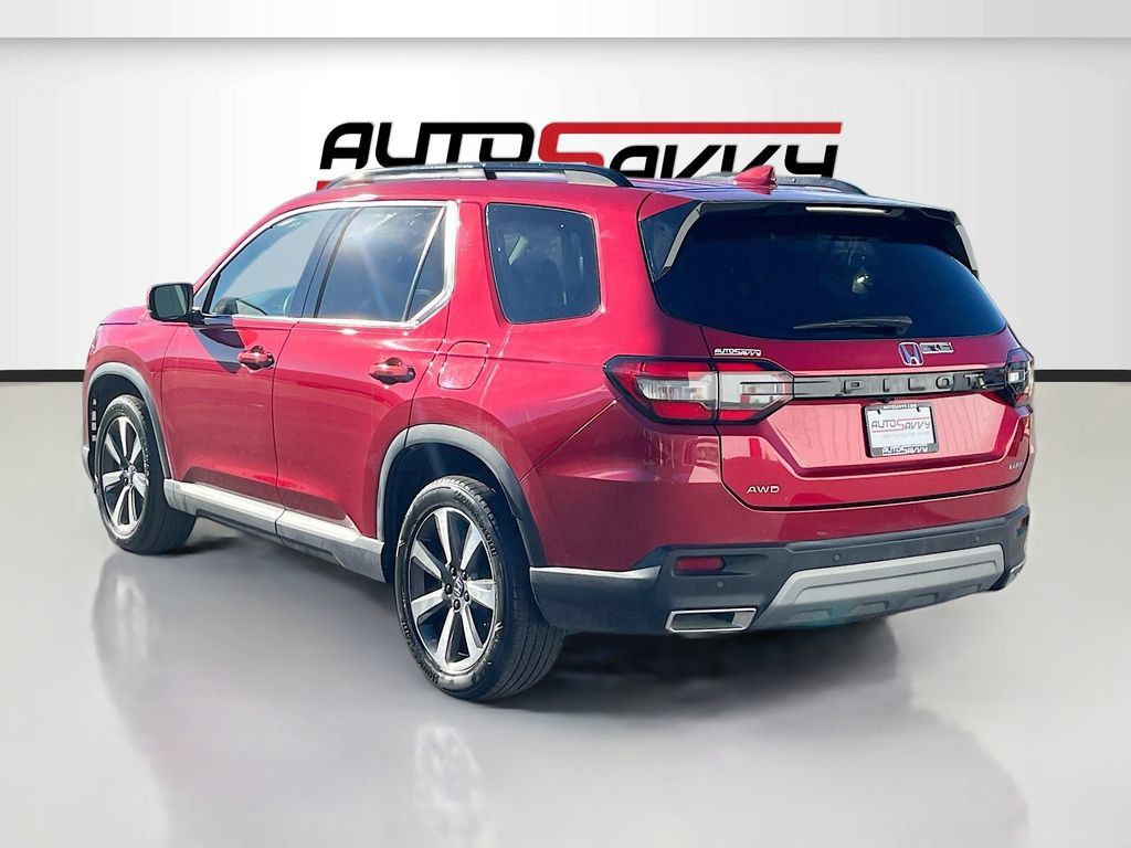 Used 2025 Honda Pilot Elite image 5