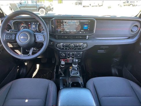 Used 2024 Jeep Wrangler Unlimited Rubicon AWD/4WD image 16