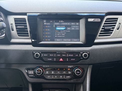 Used 2018 Kia Niro FE FWD image 15