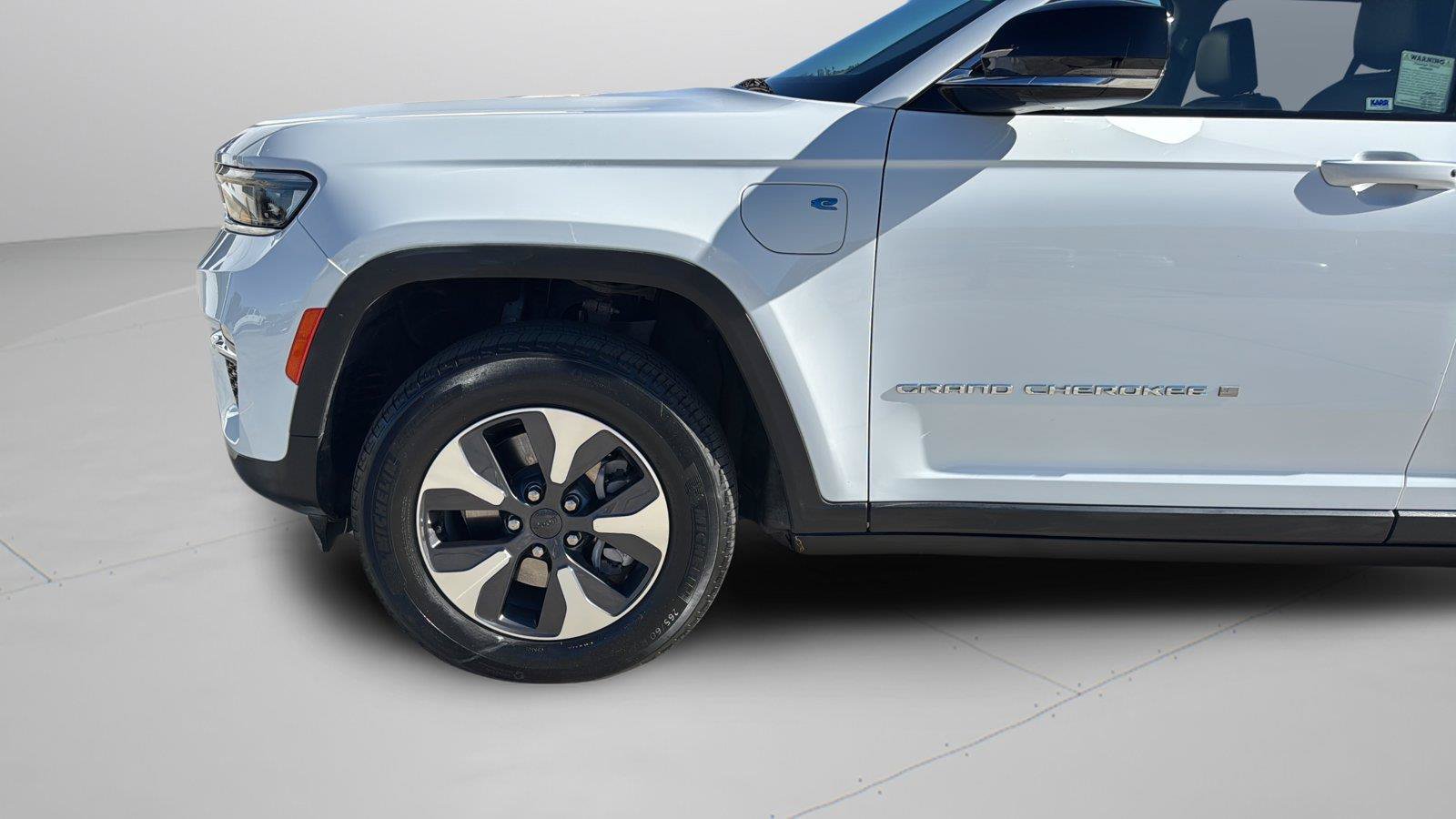 Used 2023 Jeep Grand Cherokee 4WD 4xe image 29
